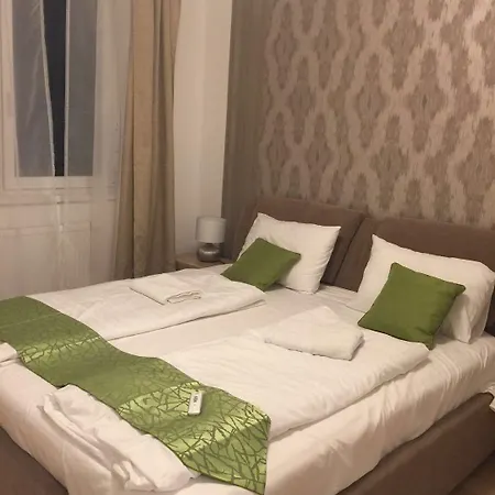 Apartment Corvin Rose