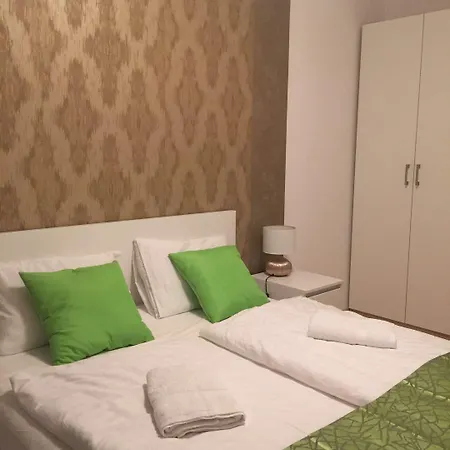 Apartment Corvin Rose