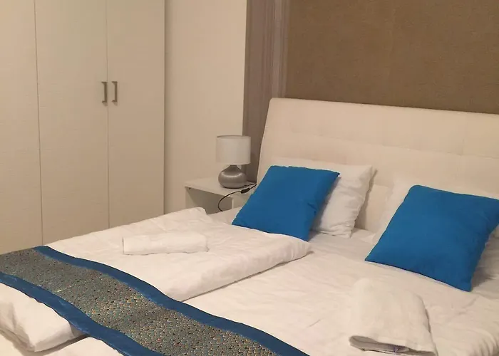 Corvin Rose Apartament *